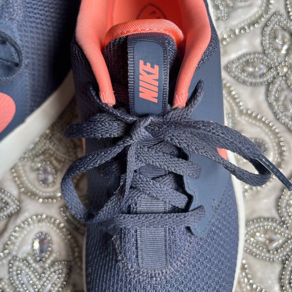 NIKE Roshe G Grey and Coral Pink Ladies Golf Shoes Size 7